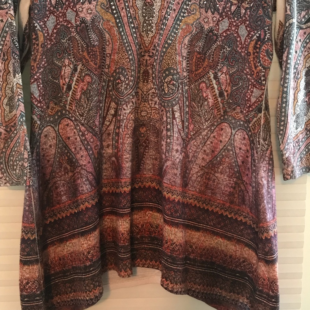 World Unity Tunic - Picture 4 of 6
